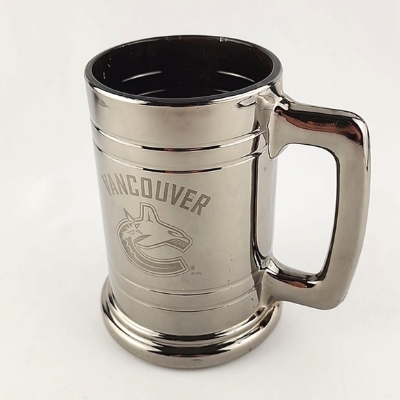 ⭐️3/ $30⭐️ Vancouver Canucks Gunmetal Steel Glass Beer Stein Size 15 OZ - Picture 10 of 12